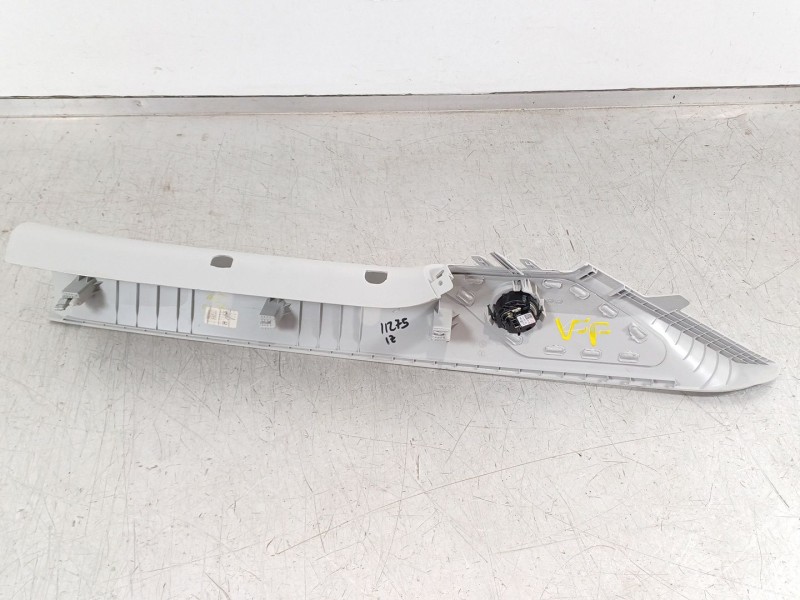 Recambio de moldura para volkswagen crafter kasten (sy) furgón 35 bl ta fwd referencia OEM IAM 7C0867233E  