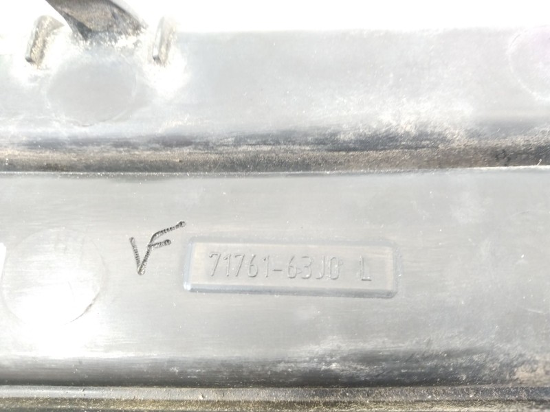 Recambio de rejilla paragolpes derecha para suzuki swift berlina (mz) gl (3-ptas.) referencia OEM IAM 7176163J0  