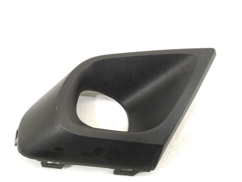 Recambio de rejilla paragolpes derecha para dacia duster ii access referencia OEM IAM 261A27239R  261A27519R