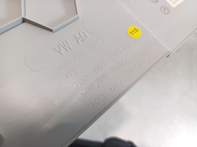 Recambio de moldura para volkswagen crafter kasten (sy) furgón 35 bl ta fwd referencia OEM IAM 7C0867243  