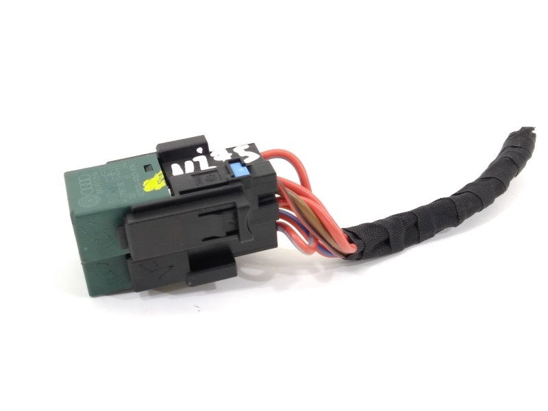 Recambio de rele para volkswagen crafter kasten (sy) furgón 35 bl ta fwd referencia OEM IAM 8X0951253A  