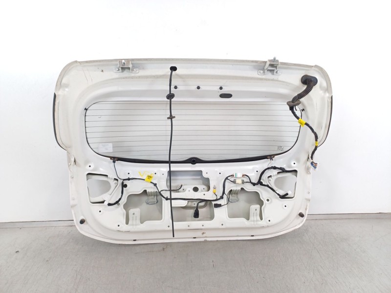 Recambio de porton trasero para kia rio (yb) referencia OEM IAM   