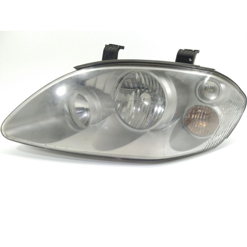 Recambio de faro izquierdo para ssangyong rodius xdi referencia OEM IAM 3389945  8310121305