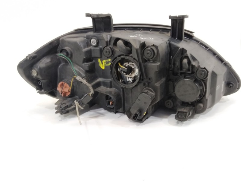 Recambio de faro izquierdo para ssangyong rodius xdi referencia OEM IAM 3389945  8310121305