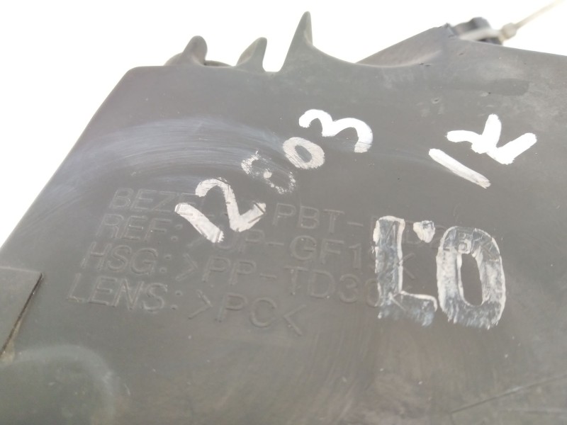 Recambio de faro izquierdo para ssangyong rodius xdi referencia OEM IAM 3389945  8310121305