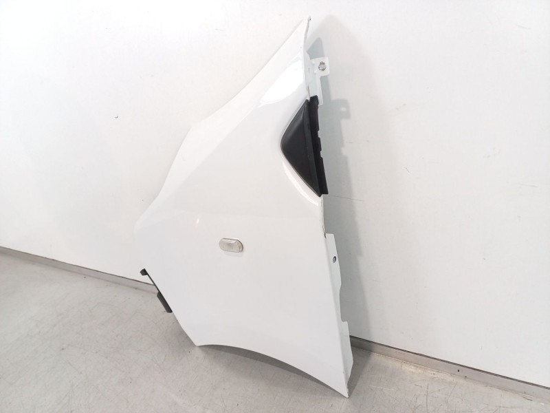 Recambio de aleta delantera izquierda para opel vivaro b kasten/combi combi l1 2.9t referencia OEM IAM   