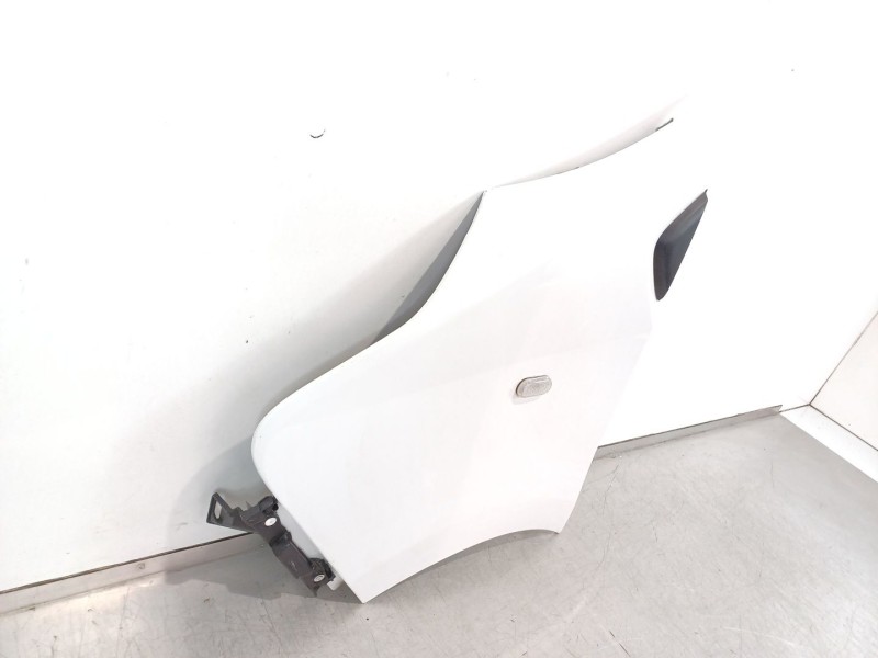 Recambio de aleta delantera izquierda para opel vivaro b kasten/combi combi l1 2.9t referencia OEM IAM   