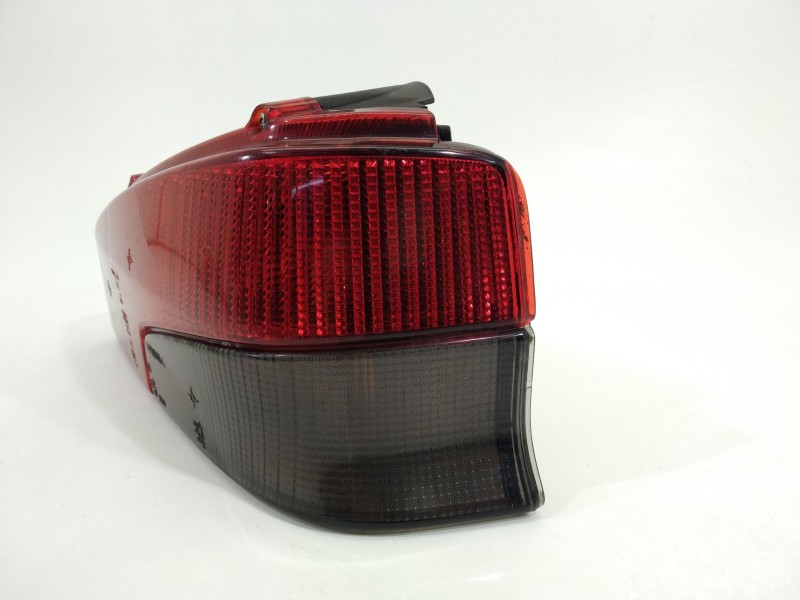 Recambio de piloto trasero derecho para peugeot 106 i (1a, 1c) 1.1 referencia OEM IAM 635184  