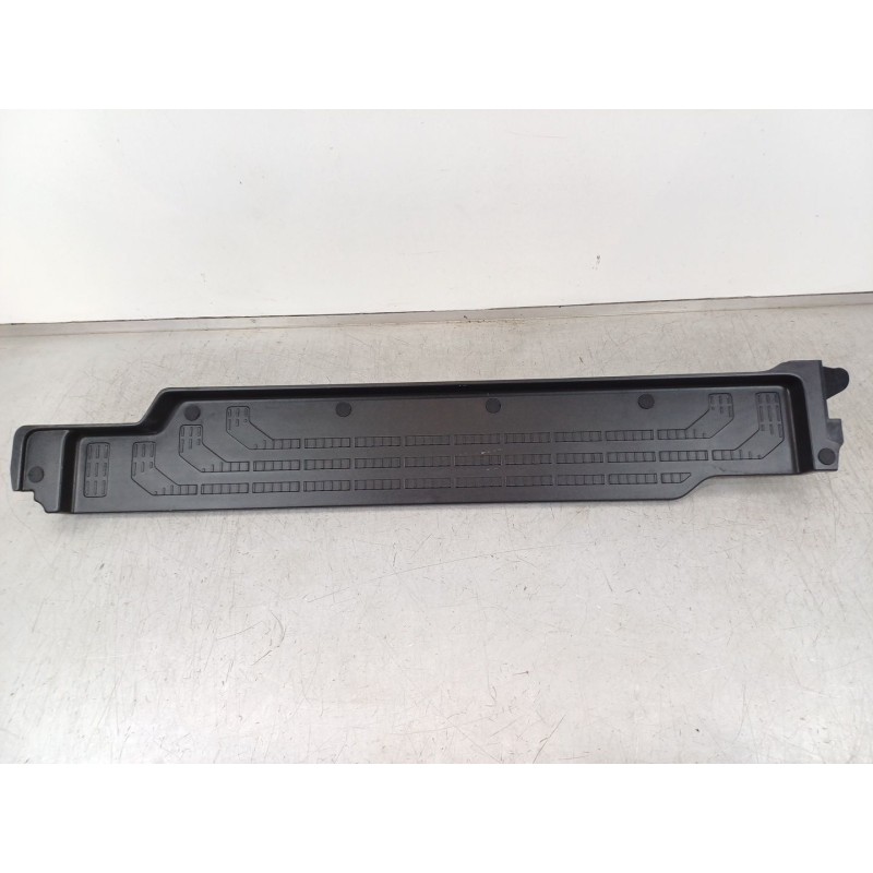 Recambio de moldura para volkswagen crafter kasten (sy) furgón 35 bl ta fwd referencia OEM IAM 7C0863726A  