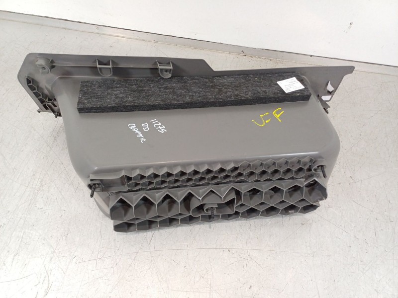 Recambio de moldura para volkswagen crafter kasten (sy) furgón 35 bl ta fwd referencia OEM IAM 7C0863736  