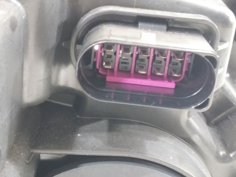 Recambio de faro izquierdo para volkswagen crafter kasten (sy) furgón 35 bl ta fwd referencia OEM IAM 7C1941005A  