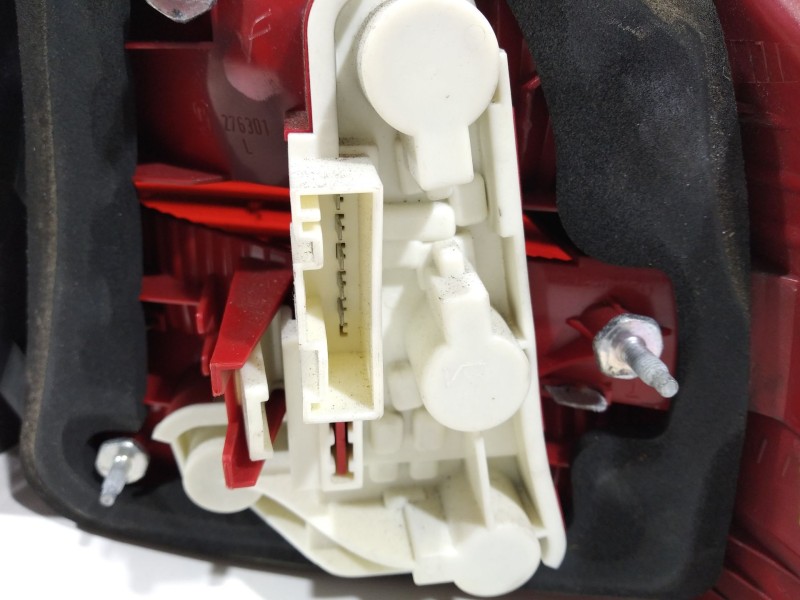 Recambio de piloto trasero izquierdo para bmw serie 3 berlina (e90) 320d referencia OEM IAM 6937457  