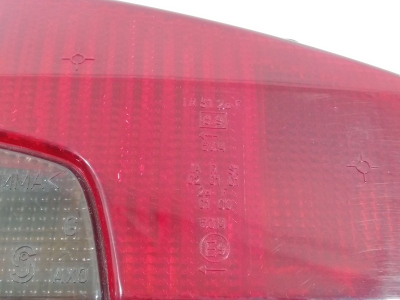 Recambio de piloto trasero izquierdo para peugeot 106 i (1a, 1c) 1.1 referencia OEM IAM 635084  