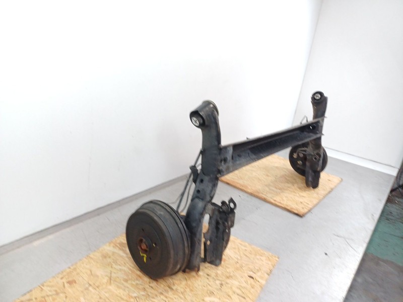 Recambio de puente trasero para dacia dokker ambiance referencia OEM IAM 555110548r  