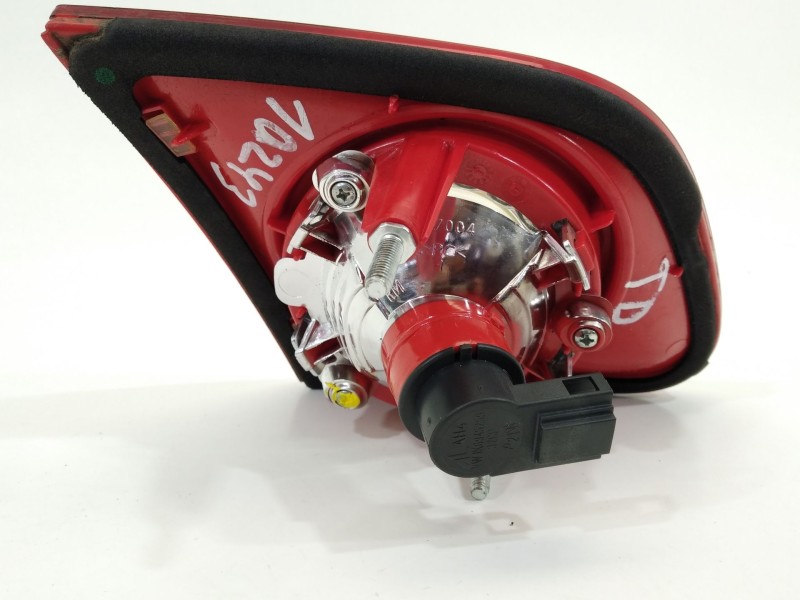 Recambio de piloto trasero derecho en porton para volkswagen passat berlina (3c2) advance referencia OEM IAM 3C5945094E  