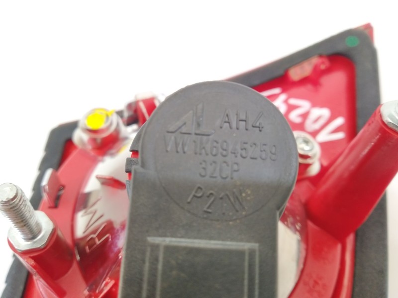 Recambio de piloto trasero derecho en porton para volkswagen passat berlina (3c2) advance referencia OEM IAM 3C5945094E  