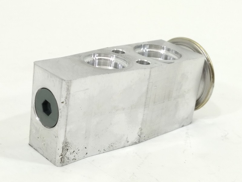Recambio de valvula expansion para seat ibiza (kj1) referencia OEM IAM 2Q0816679D  