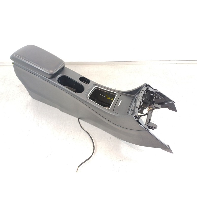 Recambio de apoyabrazos central para mercedes-benz clase cla (w117) cla 200 cdi (117.301) referencia OEM IAM E0517610001  
