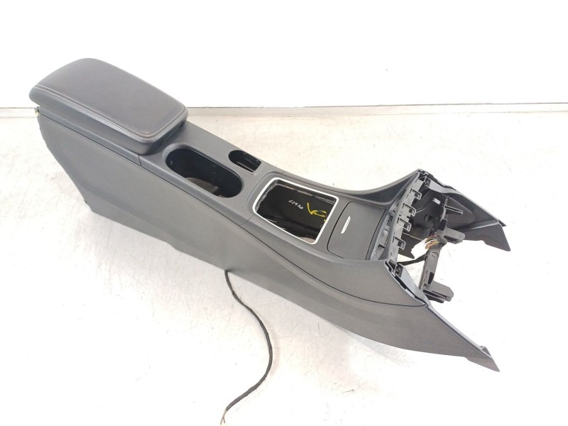 Recambio de apoyabrazos central para mercedes-benz clase cla (w117) cla 200 cdi (117.301) referencia OEM IAM E0517610001  