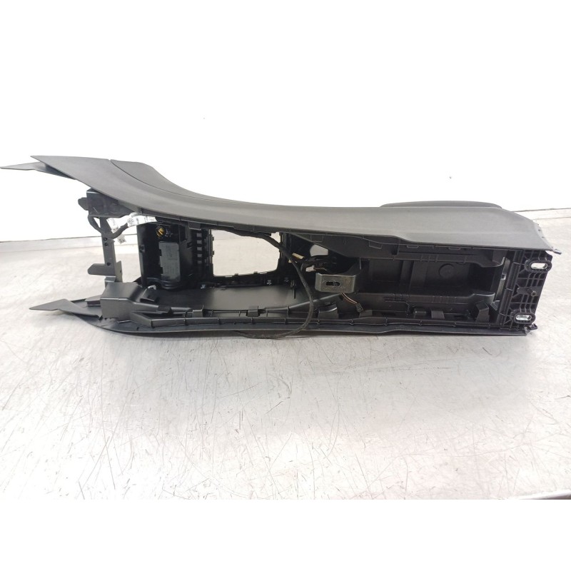 Recambio de apoyabrazos central para mercedes-benz clase cla (w117) cla 200 cdi (117.301) referencia OEM IAM E0517610001  