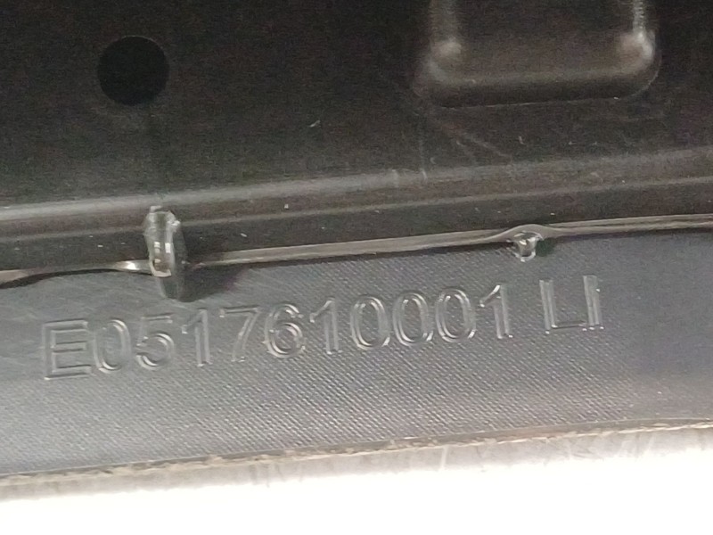 Recambio de apoyabrazos central para mercedes-benz clase cla (w117) cla 200 cdi (117.301) referencia OEM IAM E0517610001  