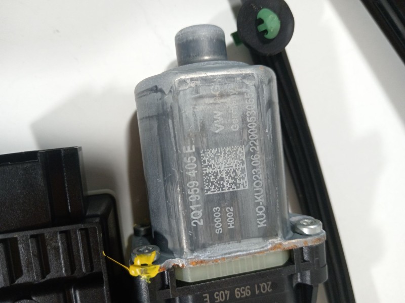 Recambio de elevalunas delantero izquierdo para seat ibiza (kj1) referencia OEM IAM 6F0837461C  2Q1959405E