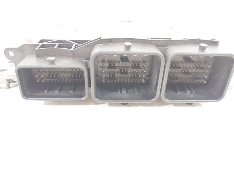 Recambio de centralita motor uce para peugeot 206+ básico referencia OEM IAM 9677031380 EDC17C10 0281017937
