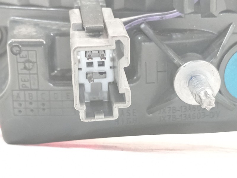 Recambio de piloto trasero izquierdo en porton para ford focus st-line referencia OEM IAM JX7B13A603DA  2194745