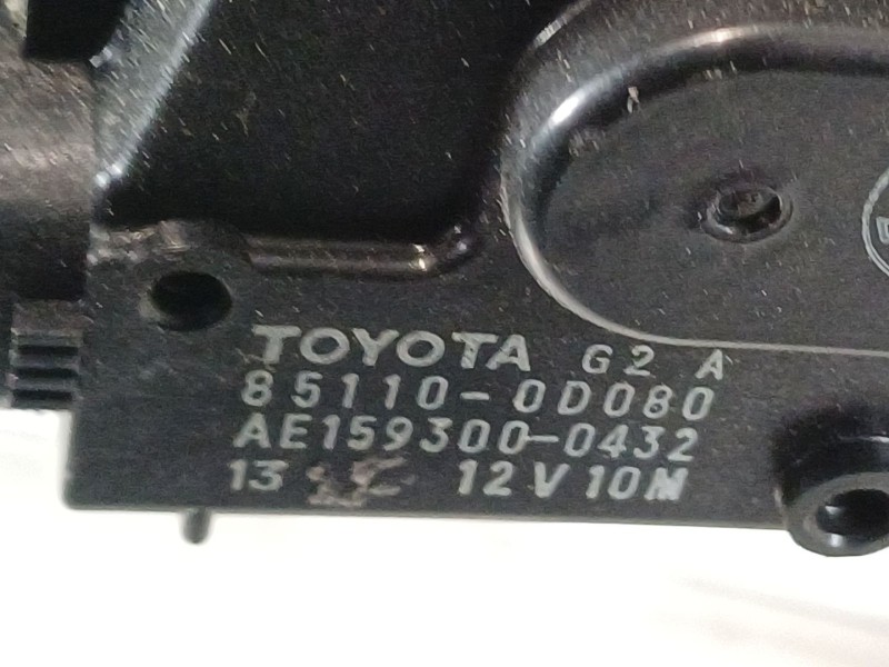 Recambio de motor limpia delantero para toyota yaris connect referencia OEM IAM 851100D080  