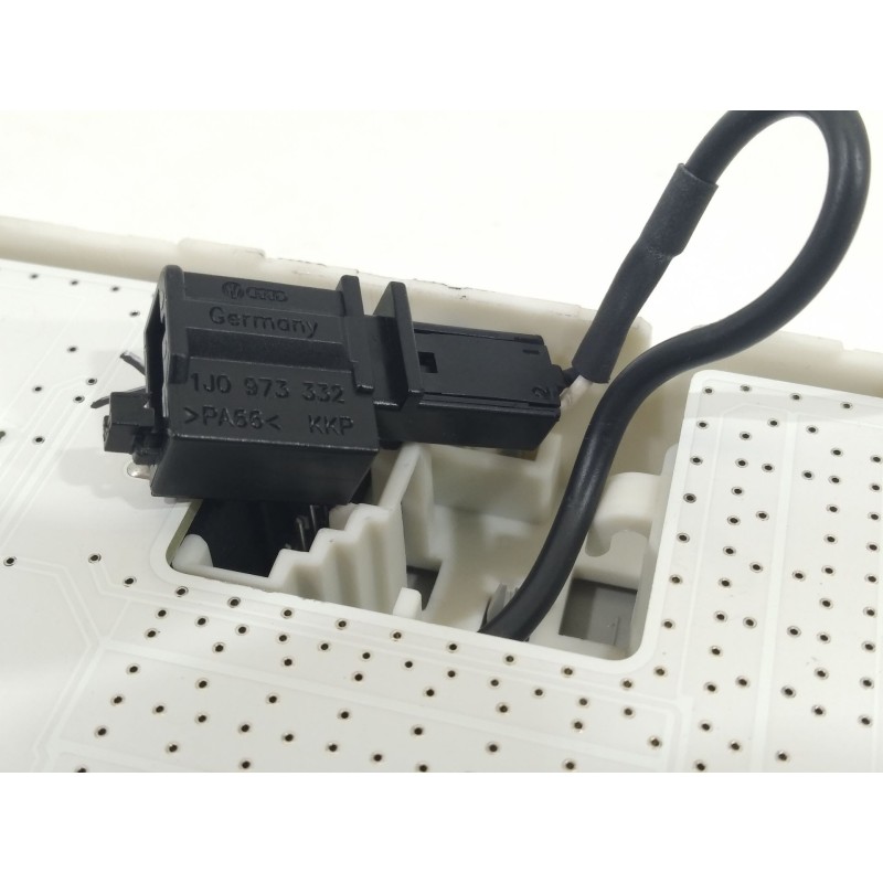 Recambio de luz interior para volkswagen crafter kasten (sy) furgón 35 bl ta fwd referencia OEM IAM 7C0947099E  