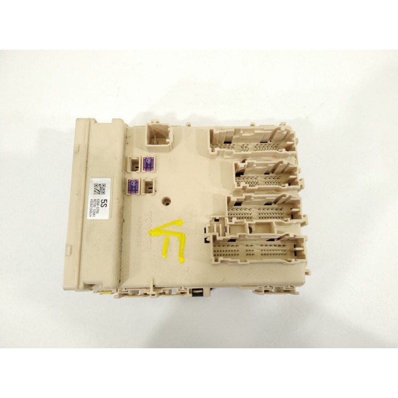 Recambio de caja reles / fusibles para toyota auris (_e18_) 1.8 hybrid (zwe186_) referencia OEM IAM 8273012X81 50122230 89221024
