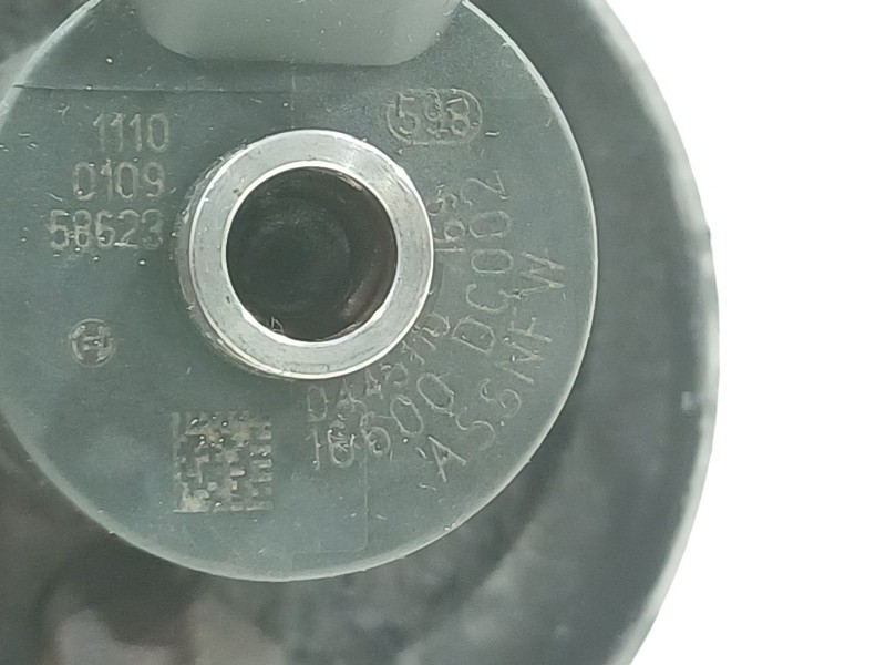 Recambio de inyector para renault mascott 3.0 diesel referencia OEM IAM 0445110169  