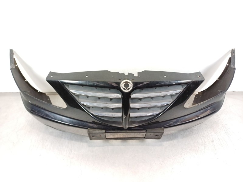 Recambio de paragolpes delantero para ssangyong rodius xdi referencia OEM IAM 7871121000  