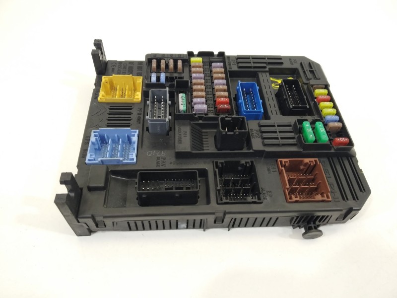 Recambio de caja reles / fusibles para peugeot 308 sw allure referencia OEM IAM 9830790580  