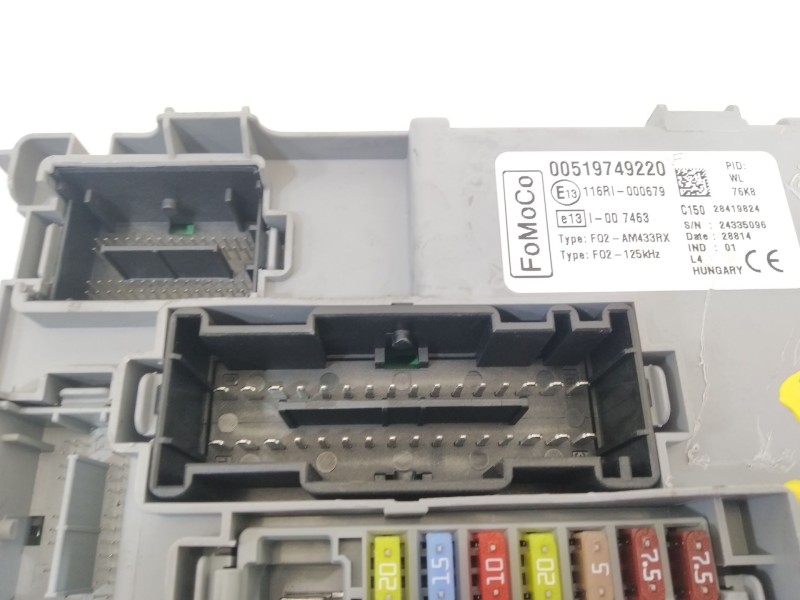 Recambio de caja reles / fusibles para ford ka (ru8) 1.2 referencia OEM IAM 519749220  