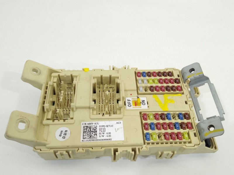 Recambio de caja reles / fusibles para hyundai i10 iii (ac3, ai3) 1.0 mpi referencia OEM IAM 91950K7110  