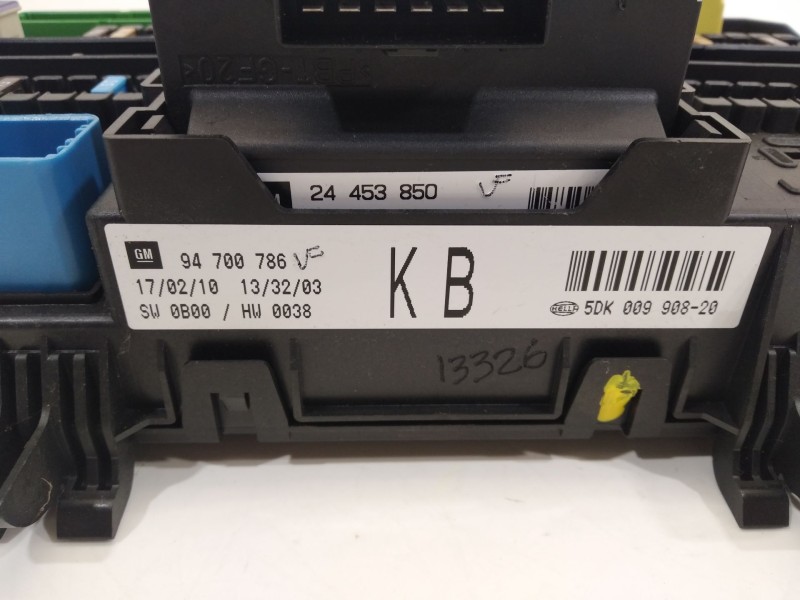 Recambio de caja reles / fusibles para opel astra h sedán (a04) 1.7 cdti (l69) referencia OEM IAM 5DK00990820 24453850 94700786
