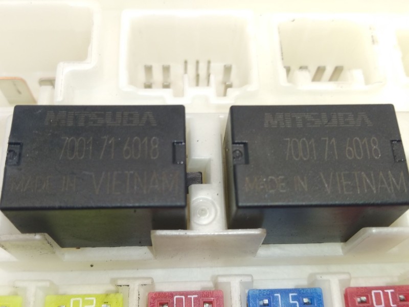 Recambio de caja reles / fusibles para honda jazz (gk) confort 5p referencia OEM IAM 747049350W  