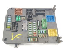 Recambio de caja reles / fusibles para citroën c4 grand picasso exclusive referencia OEM IAM 9806687980  