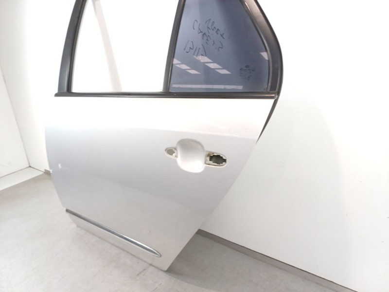 Recambio de puerta trasera izquierda para kia carens (un) concept referencia OEM IAM   