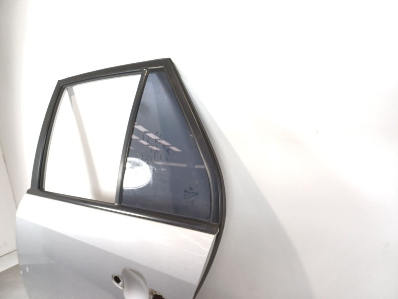 Recambio de puerta trasera izquierda para kia carens (un) concept referencia OEM IAM   