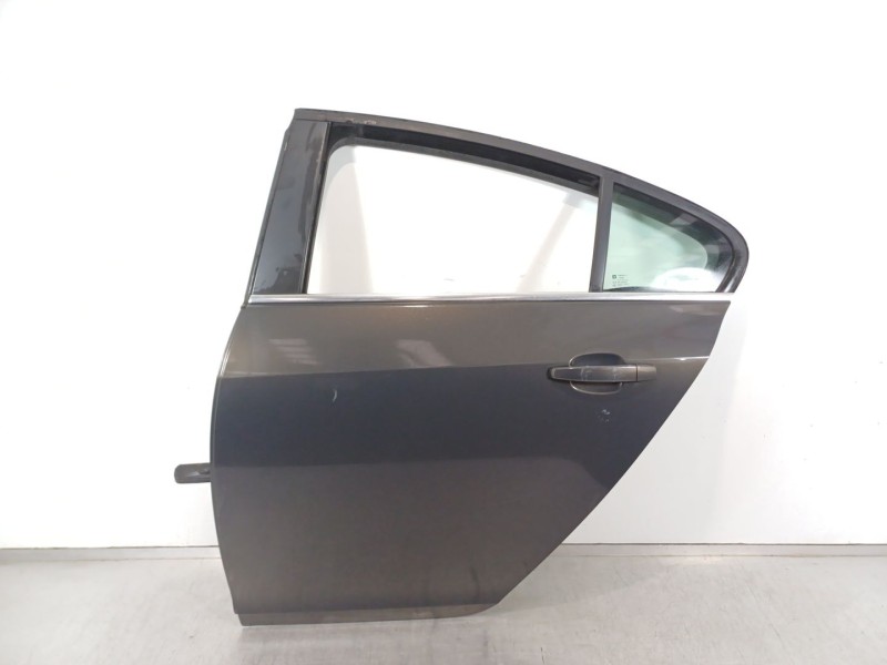 Recambio de puerta trasera izquierda para opel insignia berlina excellence referencia OEM IAM   