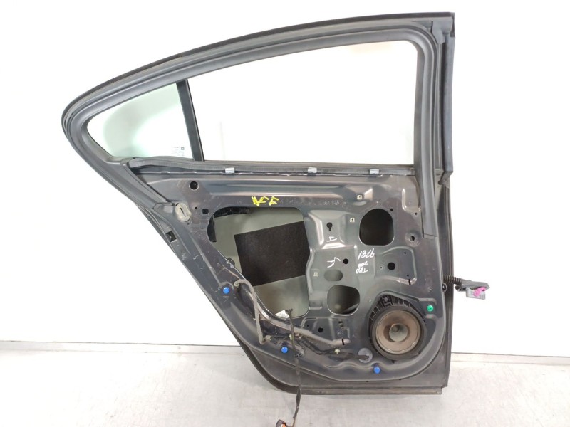 Recambio de puerta trasera izquierda para opel insignia berlina excellence referencia OEM IAM   