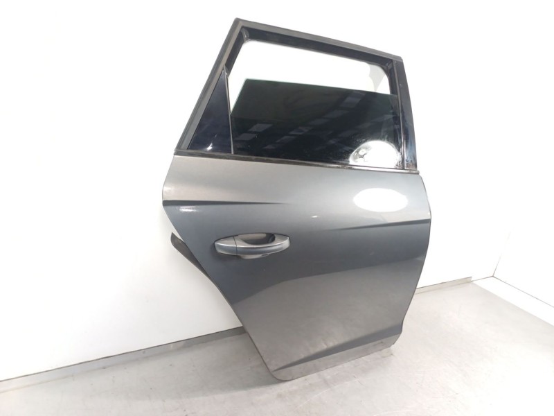 Recambio de puerta trasera derecha para seat leon st (5f8) x-perience titan desert 4drive referencia OEM IAM 5F8  