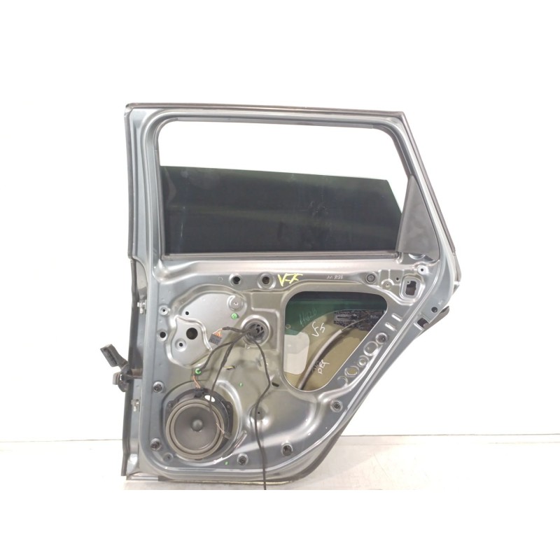 Recambio de puerta trasera derecha para seat leon st (5f8) x-perience titan desert 4drive referencia OEM IAM 5F8  