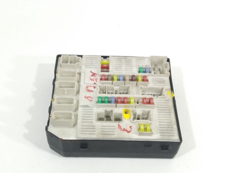 Recambio de caja reles / fusibles para renault megane iii coupé-cabrio dynamique referencia OEM IAM 284B65125R 519331F03 USMBD95