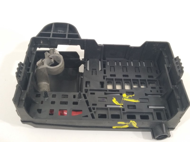 Recambio de caja reles / fusibles para chevrolet orlando (j309) 2.0 d referencia OEM IAM 96964227  