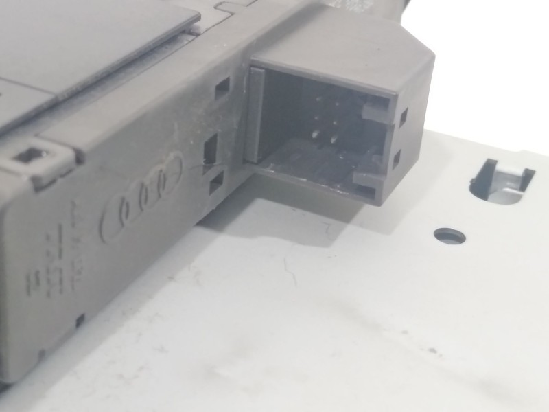 Recambio de sistema audio / radio cd para audi a4 b8 (8k2) 3.2 fsi quattro referencia OEM IAM 8T1035110B  