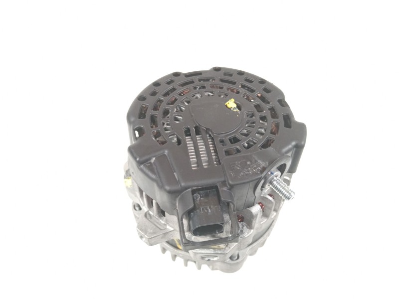 Recambio de alternador para kia stonic (ybcuv) referencia OEM IAM 3730007500  