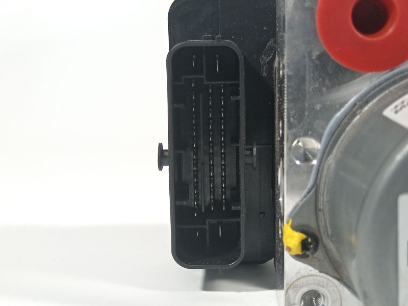 Recambio de abs para kia stonic (ybcuv) referencia OEM IAM 58910h8480  